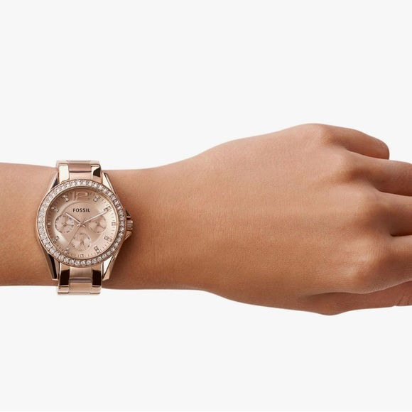 Fossil Women's Multifunction Watch - Excellent Condition! Worn Once! - Picture 2 of 11